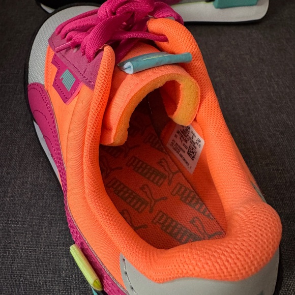NWOT - PUMA Future Rider Colorful Women’s Sneakers - Pink, Orange, and Gray - Picture 4 of 6